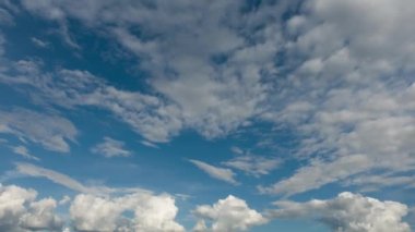 Nitel zaman kaybı, gökyüzündeki güzel bulutların hareketi. Titreme yok, kuş yok..