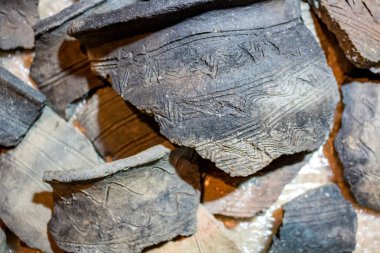 Arkeolojik kazılardan eski Slav ve Baltık seramik