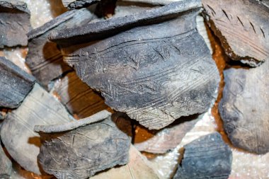 Arkeolojik kazılardan eski Slav ve Baltık seramik