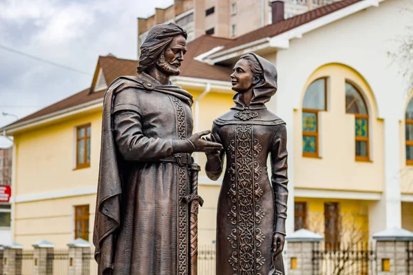 OBNINSK, Rusya - 18 Kasım 2017: Kutsal dindar Prens Peter ve Prenses Febronia Murom (Fevronia Muromskie) - in aile, sevgi ve sadakat Ortodoks müşterilerin anıt