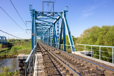 Bir metal Demiryolu Köprüsü İnşaatı