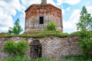 Harabeler, terk edilmiş Kilisesi, St John Evangelist, Fedorovsky 18. yüzyılda. Zhukovsky District, Kaluzhskaya Region, Rusya Federasyonu