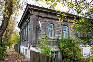 Borovsk, Rusya - Ekim 2017: Tarihi konut bina şehir Borovsk sokak Kommunisticheskaya üzerinde