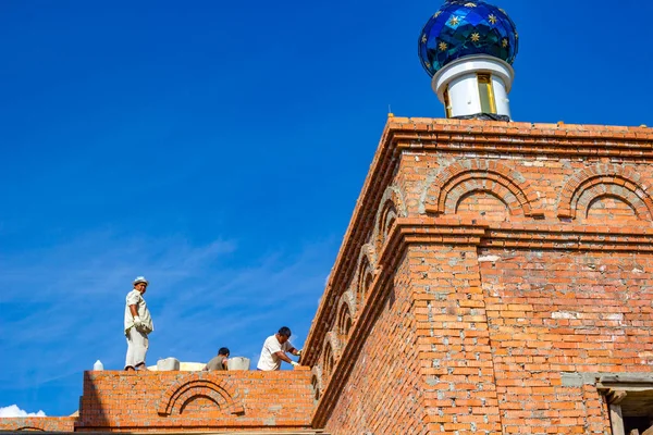 Ilinskoe Rusko Srpen 2018 Migrujících Pracovníků Stavět Ruská Pravoslavná Církev — Stock fotografie