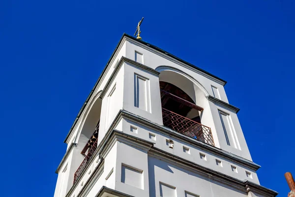 Menara Lonceng Gereja Santo Nikolas Ajaib Pada Abad Desa Obolenskoe — Stok Foto