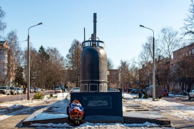 OBNINSK, Rusya - Mart 2016: OBNINSK, Rusya'da K-14 denizaltı kesme şeklinde Rusya'nın nükleer denizaltı filosunun öncüleri anıt