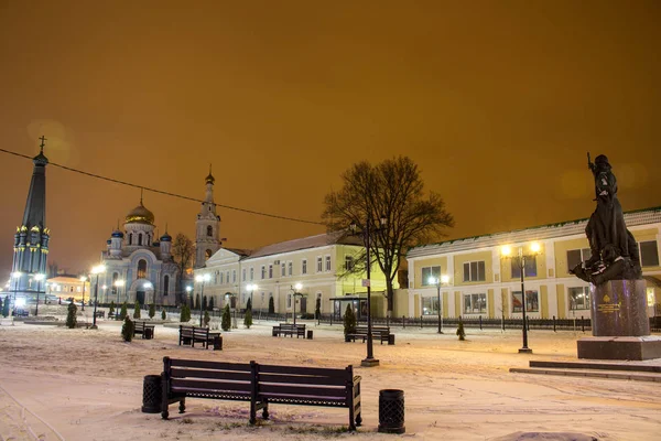 Maloyaroslavets Federacja Rosyjska Grudzień 2015 Noc Maloyaroslavets Centralny Plac — Zdjęcie stockowe