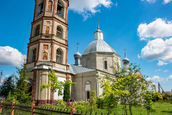 Troitskoe Rusia Agosto 2017 Iglesia Trinidad Vida Troickaya Cerkov Mansión — Foto de Stock
