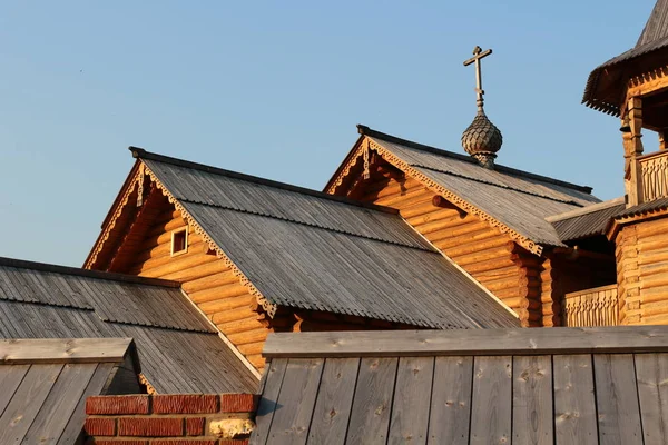 Крыша Русской Православной Церкви Дерева — стоковое фото