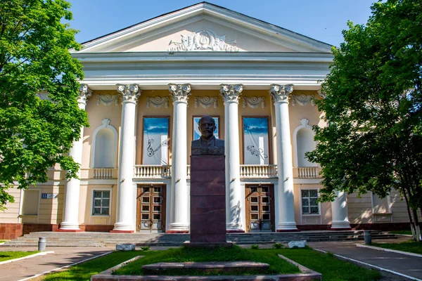 Obninsk Russland Juni 2015 Kulturhaus Und Denkmal Büste Für Lenin — Stockfoto