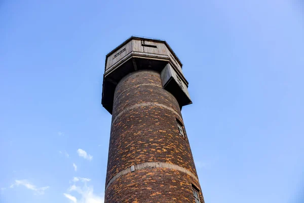 Velha Torre Água Não Utilizada Antiga Fábrica — Fotografia de Stock