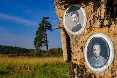 Borovsk, Rusya - Eylül 2018: Street-nesne sanat bilim ve Uzay Bilimleri ünlü isimlerinden görüntüleri ile 
