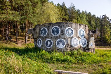 Borovsk, Rusya - Eylül 2018: Street-nesne sanat bilim ve Uzay Bilimleri ünlü isimlerinden görüntüleri ile 