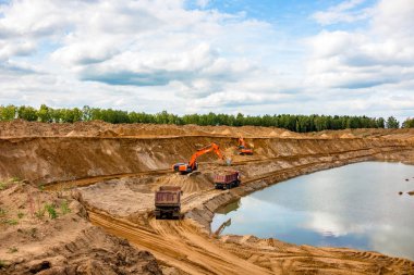 Potresovo, Rusya - Eylül 2014: Potresovskiy kum ocağı, metalik olmayan malzemelerin çıkarımı. Kaluga bölgesi
