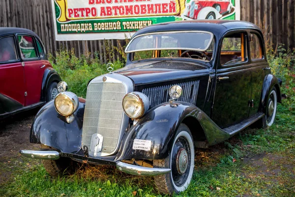 Maloyaroslavets Rusia Octubre 2018 Museo Siglo Regreso Urss Exposición Coches —  Fotos de Stock