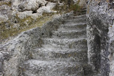 Merdiven kaya kesti. Mağara Manastırı. Kırım'da, Inkerman