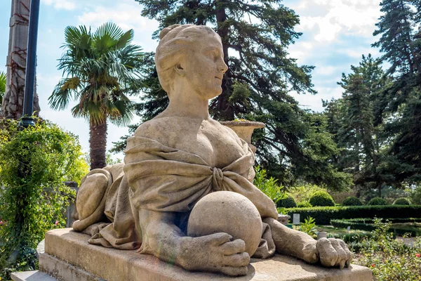 マサンドラ クリミア 2014 マサンドラ宮殿と公園複雑な Massandrovskiy 女性の公園の彫刻 — ストック写真
