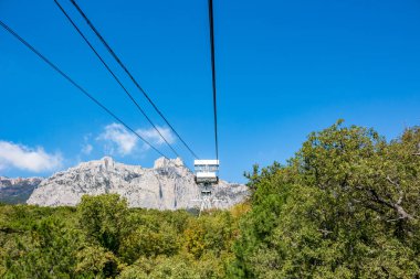 Kırım Güney sahil. Cable car için Mount Ai-Petri