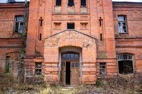 Övergivna Gurievskaya Lantbruksskola Byggnaden 1800 Talet Byn Solovjinye Zori Kaluzhskiy — Stockfoto