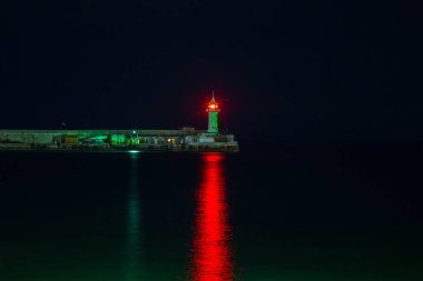 Yalta şehir, Güney kıyılarında Kırım Yaltinskiy feneri