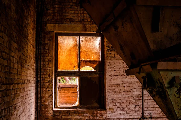 Ventana Una Fábrica Abandonada —  Fotos de Stock