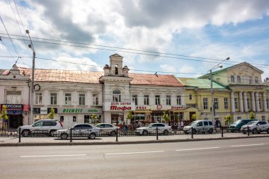 Kaluga, Rusya - Ağustos 2017: Şehir sokaklarını. Kaluga Kirova sokakta