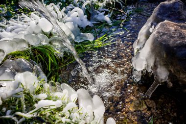 Buzlu baharda güzel güneşli bir gün