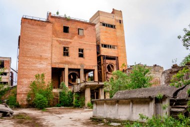 Terk edilmiş bir fabrika sanayi görünümünü