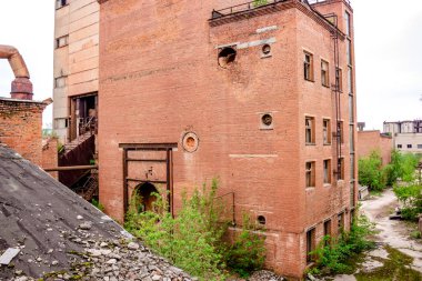 Terk edilmiş bir fabrika sanayi görünümünü