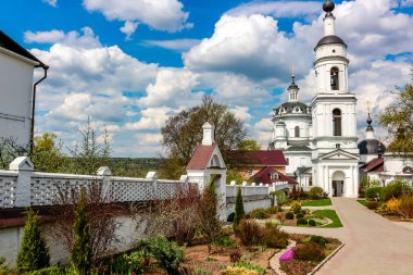 Maloyaroslavets, Rusya - Mayıs 2016: Svyato-Nikolskiy Chernoostrovskiy manastır manastırda Maloyaroslavets