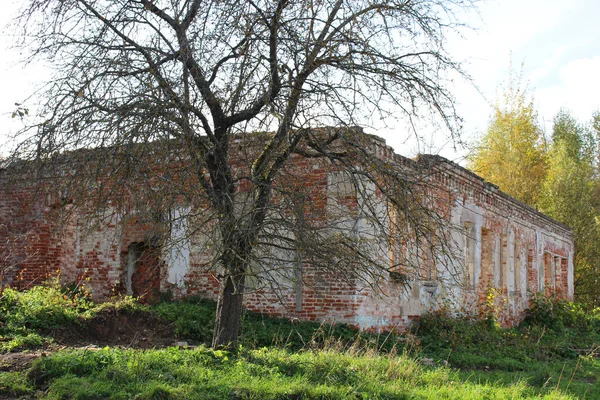 Ερείπια Ενός Ιστορικού Κτηρίου Kurilovo Ρωσία — Φωτογραφία Αρχείου