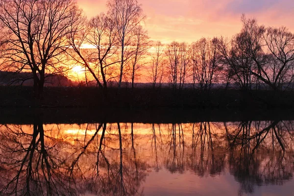 Beau Coucher Soleil Rose Lilas Sur Rivière Avril River Protva — Photo