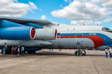 Ermolino, Rusya - 15 Ağustos 2015: Ermolino hava üssü açık gün. Uçak Ilyushin Il-76 Rus hava kuvvetleri