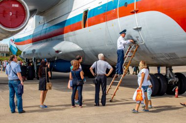 Ermolino, Rusya - 15 Ağustos 2015: Ermolino hava üssü açık gün. Uçak Ilyushin Il-76 Rus hava kuvvetleri
