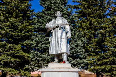 Detchino, Rusya - Mart 2016: Büyük Vatanseverlik Savaşı 1941-1945 Detchino yerleşim asker anıt