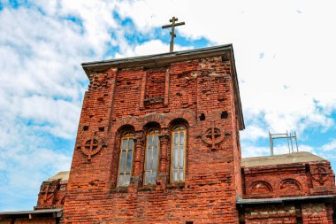 Tapınağın köyün Trehsvyatskoye 1917 yılında Guria, Samon ve Aviv şehitlerin anısına. Zhukovsky District, Kaluzhskaya Region, Rusya Federasyonu