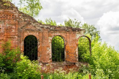 Vorsino, Rusya - Temmuz 2017: Harabeleri, kilise, varsayım, Kutsal Bakire Meryem (Uspeniya Presvyatoy Bogoroditsy), Vorsino Köyü, Borovskiy bölgesi, Kaluzhskiy bölgesi, Rusya