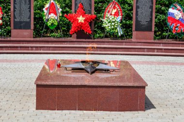 Vorsino, Kaluga Region, Rusya Federasyonu - Temmuz 2017: Memorial Büyük Vatanseverlik Savaşı 1941-1945 ve Eternal Flame Vorsino Köyü