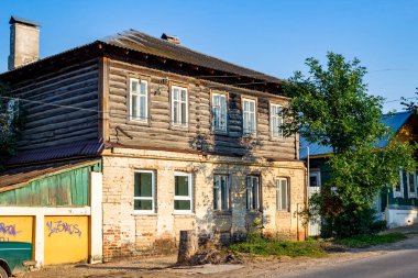 Borovsk, Rusya - Eylül 2017: Kent sokakları ve evleri, Borovsk, tarihi binalar