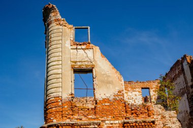Sonbahar günü içinde harap 18. yüzyıl manor Belkino kalıntıları. OBNINSK, Rusya Federasyonu