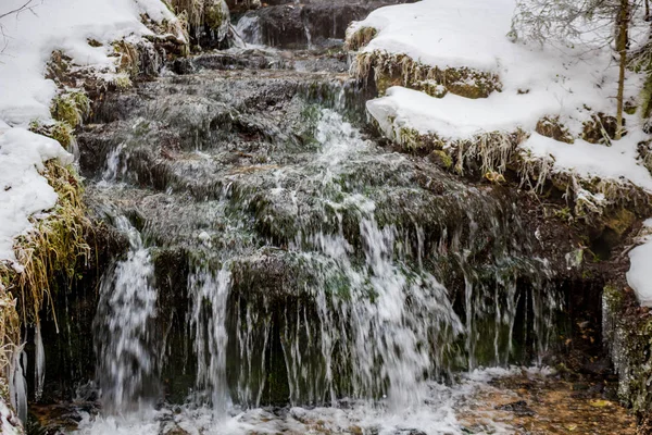 Mały Wodospad Potoku Zimą — Zdjęcie stockowe