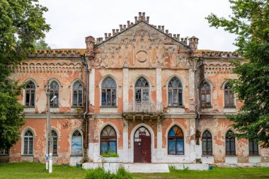 Neo-Gotik kütüphane 19. Ferzikovsky District, Kaluzhskiy region, Rusya Federasyonu - Temmuz 2019