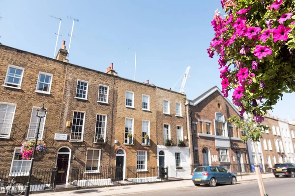 Fachadas Delanteras Puertas Arqueadas Ladrillo Histórico Londres Casas Terraza Con — Foto de Stock