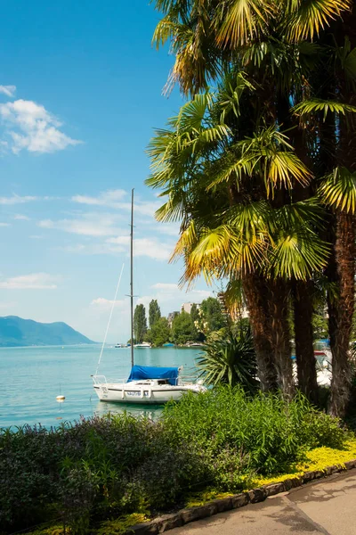 Blå Vatten Genèvesjön Montreux Sommaren Schweiz — Stockfoto