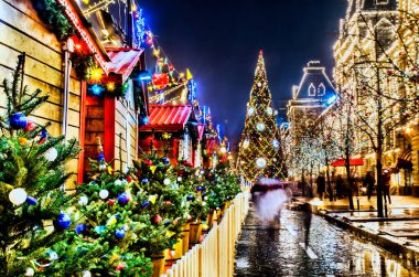 Geceleri Moskova Steet 'inin Noel süslemesi