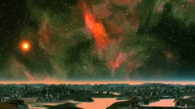 Günbatımı güzel bulutsu arka plan üzerinde. Parlak güneşin altında hızla puslu ufuk hareketli bir hale. Karanlık gökyüzü parlak yıldızlar ve değişen bulutsu. Karanlık kayalar arasında kalın sis standı.