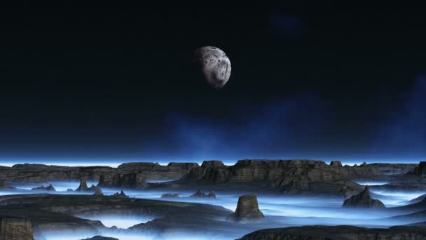 La Lune a survolé la planète extraterrestre. Dans le ciel étoilé sombre, la nébuleuse et la planète volante (lune). Des roches sombres se dressent au milieu d'un brouillard blanc et bleu dense . 