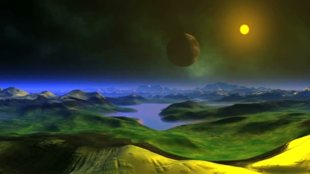 月球在外星星球上空飞行 在绿山和多雾的群山之上飞行着一个大星球 在漆黑的星空 星云和明亮的橙色落日中 — 图库视频影像