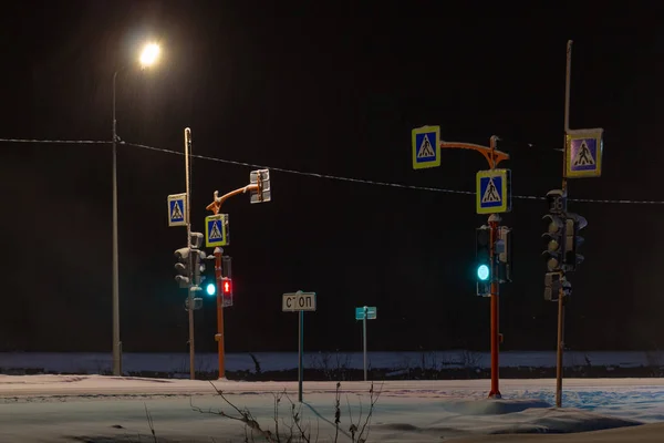 Yolda bir banliyösünde, Norilsk, 22 Ekim 2018 yaya geçidi