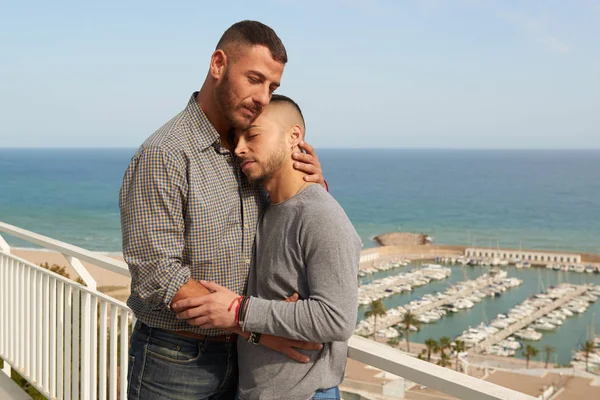 People, homosexuality, same-sex marriage and love concept - Portrait of a happy gay couple outdoors — Stock Photo, Image